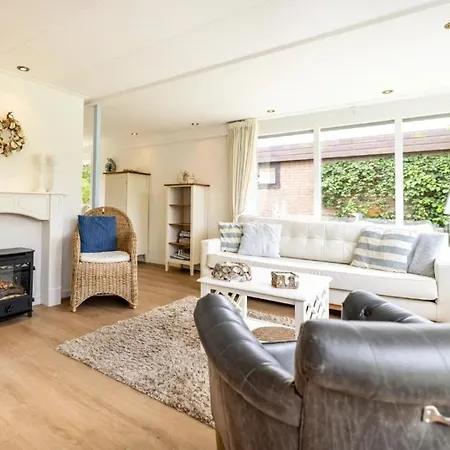 Vakantiebungalow In Riviera Maison Stijl Nabij Zee En Strand, Bos En Duin 別荘
