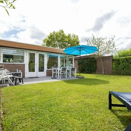 Vakantiebungalow In Riviera Maison Stijl Nabij Zee En Strand, Bos En Duin Ferienhaus